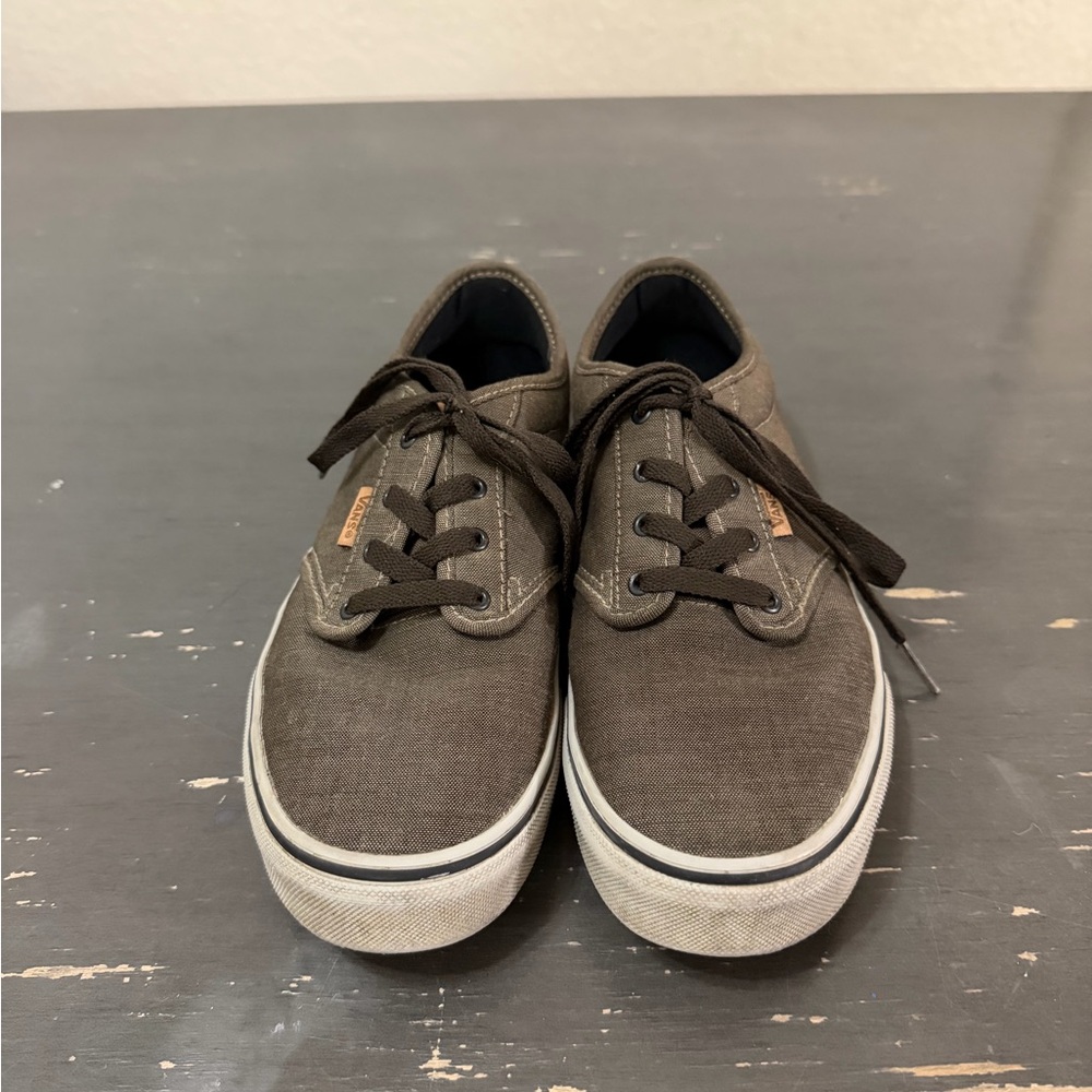 Vans - Atwood Low Top Sneakers Brown and gray soles Size 5.5 Big Kids